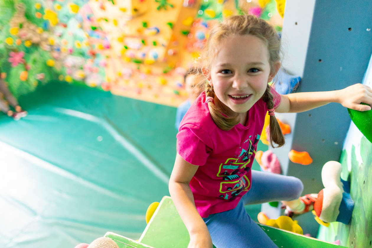 Boulderwelt München West Bertha Kipfmüller Straße 19 81249 München Boulderwelt München West — Kinderferienspaß 6-9 Jahre